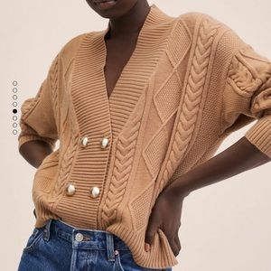 Buttoned knit braided cardigan